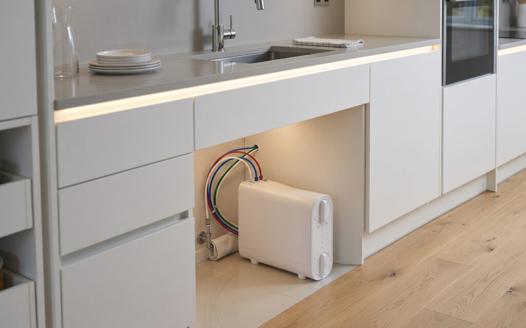 osmosis inversa strym instalado bajo zocalo cocina moderna barcelona